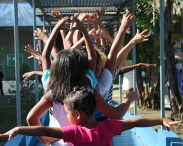 Praça inclusiva para crianças com deficiência e neurodivergentes avança em São Luís