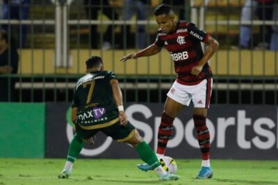 Flamengo vive temporada histórica, mas reduz espaço para a base em 2025