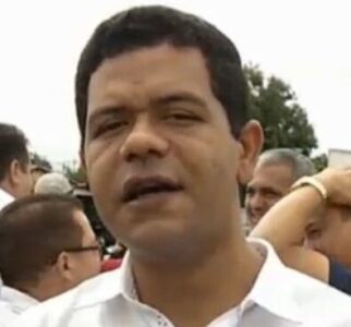 Ficar sozinho para pedir votos para Juscelino Filho tem tirado o sono de Luciano Leitoa