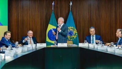 Lula confirma que Geraldo Alckmin será novamente candidato à vice em sua chapa durante reunião ministerial