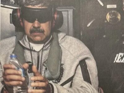 Trump divulga imagem de Maduro algemado e afirma que líder venezuelano foi capturado