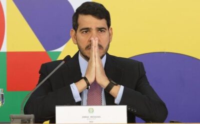 EM NOME DE JESUS A UNIÃO ENTRE LULISTAS/ BOLSONARISTAS