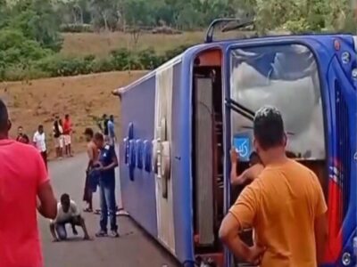 Ônibus com trabalhadores tomba em ladeira em Mirador Teresa Cristina Por Teresa Cristina