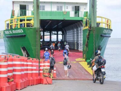 Viagens de ferry boat são suspensas devido a manutenção em embarcação