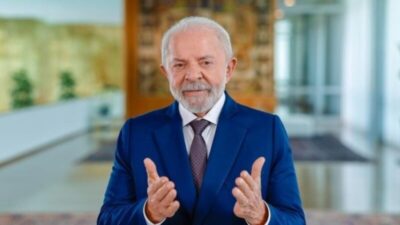 Lula confirma candidatura à reeleição e chama eleição de “disputa da democracia contra o fascismo”