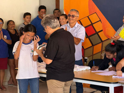Prefeitura de Araioses realiza entrega de óculos para estudantes e comunidade escolar no povoado João Peres