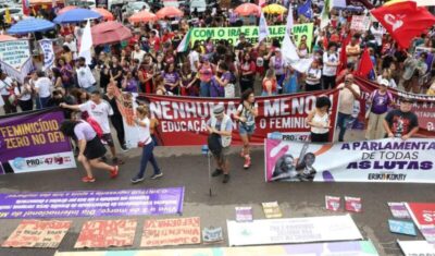 “Parem de nos matar”: exigem mulheres no 8 de março em Brasília