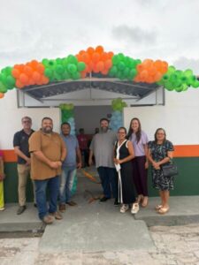 PREFEITURA DE PRIMEIRA CRUZ ENTREGA ESCOLA 100% REFORMADA E MORDENIZADA
