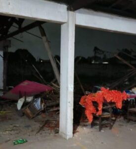 Parte do teto do antigo Clubão da Cohab desaba e deixa feridos