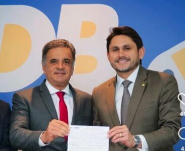 Juscelino Filho filia-se ao PSDB