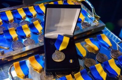 Câmara homenageia 110 personalidades com Medalha Simão Estácio da Silveira