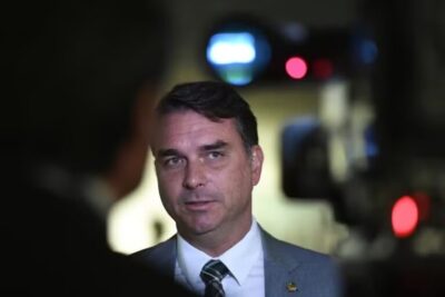 PL está disposto a gastar R$ 300 milhões na pré-campanha e campanha de Flávio Bolsonaro