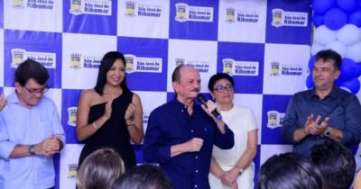 Dr. Julinho entrega escola totalmente reformada e concede 67,5% de aumento salarial aos professores nos últimos 5 anos