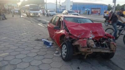 Criminosos roubam rodas e peças de carro após acidente na Estrada de Ribamar