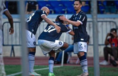 Remo vence primeira, de goleada sobre Bahia, e Vasco conquista terceiro triunfo sob Renato Gaúcho