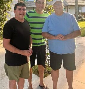 NÃO DEU AQUI VAI DÁ NO PIAUÍ? COMEÇOU A PROCISSÃO DINISTA PARA POUSADA MANATI DO SOGRO E DO CUNHADO  DO GOVERNADOR DO ESTADO VIZINHO  QUE TERIA PROCESSO SOBRE COBRANÇA DE ICMS DE ENERGIA SOLAR NO STF  E RELATORIA DE DINO RELATIVA A CONTINUIDADE DE INVESTIGAÇÃO DA PF NO SETOR DE SAÚDE QUE RESULTOU NA PRISÃO DO MÉDICO AMIGO DO GOVERNADOR RAFAEL FONTELES