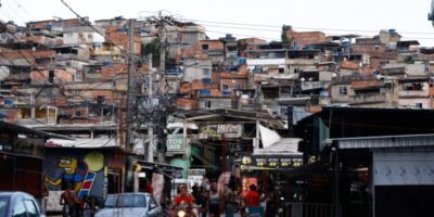 IBGE mostra que 60% de moradores de favelas vivem em ruas sem árvores