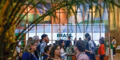 Manifestações aumentam na COP30 com reta final de negociações