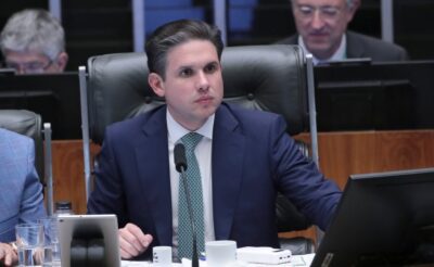 Redução de penas dos condenados pelo 8 de janeiro representa “virada de página” para o Brasil, diz Motta