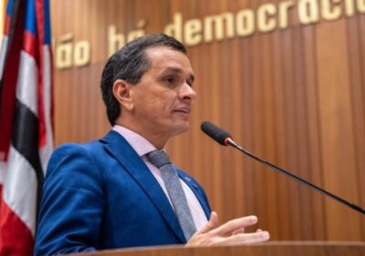 Ricardo Arruda defende a distribuição de tablets para alunos do IFMA