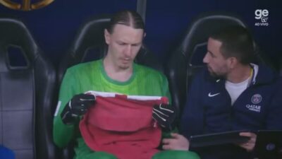 Safonov viraliza com “toalha mágica” na final contra o Flamengo