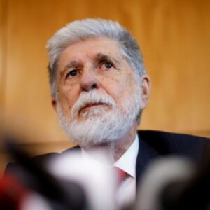 Celso Amorim diz que Brasil deve se preparar para “o pior” diante de tensões no Oriente Médio