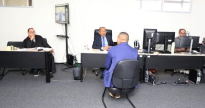 Homem que matou companheira na frente dos filhos dela é condenado a 40 anos de prisão