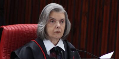 Cármen Lúcia critica falta de espaços de poder para mulheres