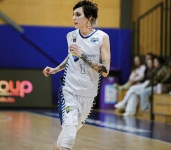 Pivô gótica vira símbolo de autenticidade no esporte