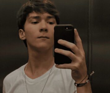 Redação “rebuscada demais” zera candidato na Fuvest e caso vai à Justiça