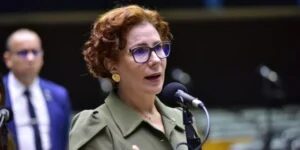 CCJ deve analisar hoje pedido de cassação da deputada Carla Zambelli