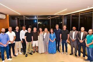 Celina forma uma ampla aliança com 12 partidos, fortalecendo a base de apoio para sua reeleição.