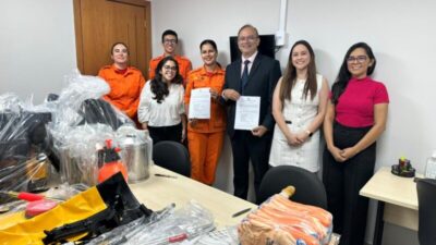 Bombeiros recebem equipamentos do Ministério Público para captura de animais e combate a incêndio