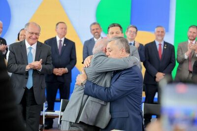 Brandão participa de ato com Lula em clima de articulação política, em Brasília