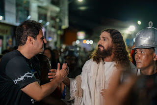 Orleans Brandão prestigia Via Sacra do Anjo da Guarda e destaca força do espetáculo para a cultura religiosa maranhense