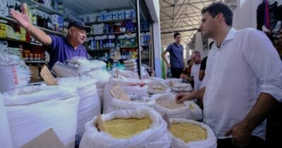 Orleans Brandão visita Feira do João Paulo, dialoga com trabalhadores e reforça compromisso com melhorias no espaço