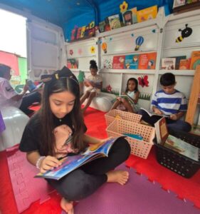 Projeto Ler é Viver II tem lançamento com leitura, teatro e muita diversão na comunidade Itapera