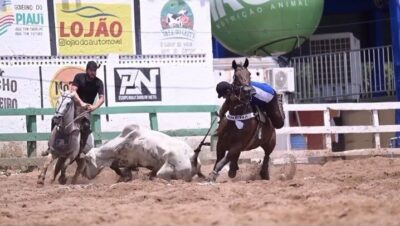 PRESIDENTE SARNEY SE PREPARA PARA A MAIOR VAQUEJADA DA REGIÃO NA ARENA BOM QUE DÓI