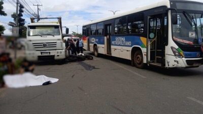 Motociclista morre após acidente entre moto, caminhão e ônibus do transporte semiurbano em São Luís