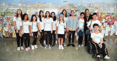 Estudantes do Portal do Saber conhecem rotina da Assembleia