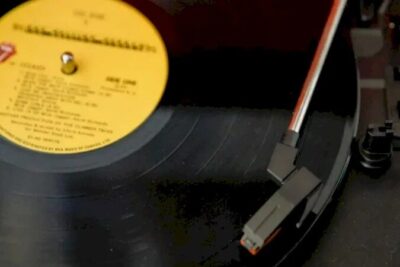 Vinil: a transformação de hobby em negócio de elite