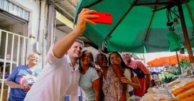 Orleans Brandão visita Feira do João Paulo, dialoga com trabalhadores e reforça compromisso com melhorias no espaço
