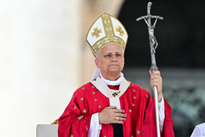 Papa Leão XIV descarta ampliar bênçãos a casais do mesmo sexo para evitar divisões