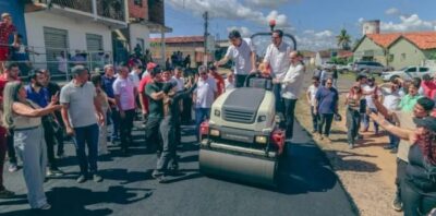 Governador inaugura 6,8 mil m² de asfalto em Cristalândia; município recebe R$ 3 milhões em obras de pavimentação de ruas