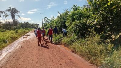 Moradores assumem manutenção de estradas e expõem abandono do poder público em Bequimão