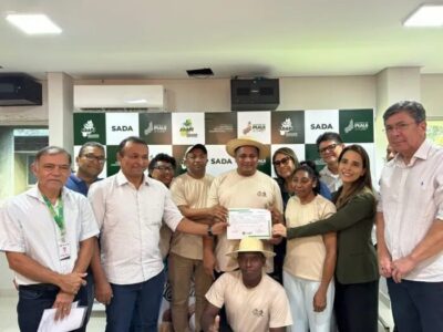 Sada e Adapi entregam selo de inspeção para empresa de produtos artesanais em Oeiras