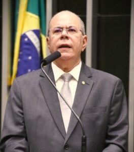 Projeto que viabiliza licença paternidade de 20 dias e incentivo a indústria da reciclagem foi aprovado com apoio do deputado Hildo Rocha