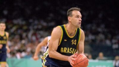 Oscar Schmidt, maior ídolo do basquete brasileiro, morre em SP aos 68 anos