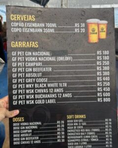 Cerveja a R$ 38 e whisky a R$ 800: valores no show do Guns N’ Roses assustam fãs