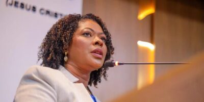 Câmara empossa Esmênia Miranda como prefeita de São Luís